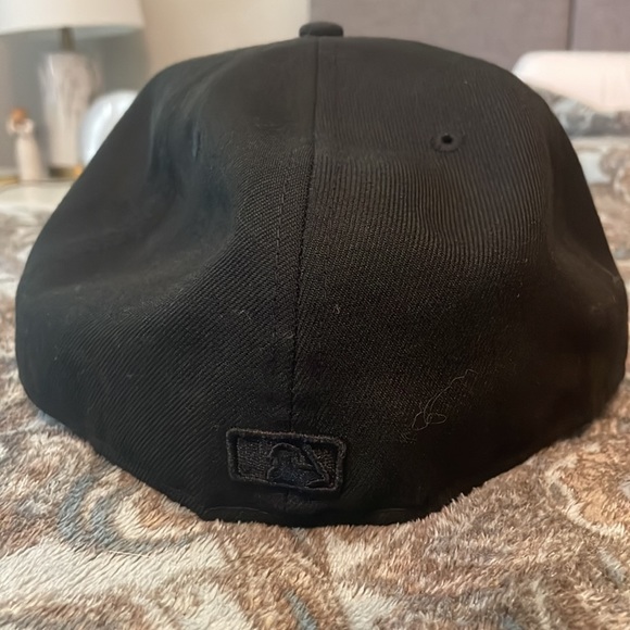 Fitted Yankees hat - Picture 2 of 3